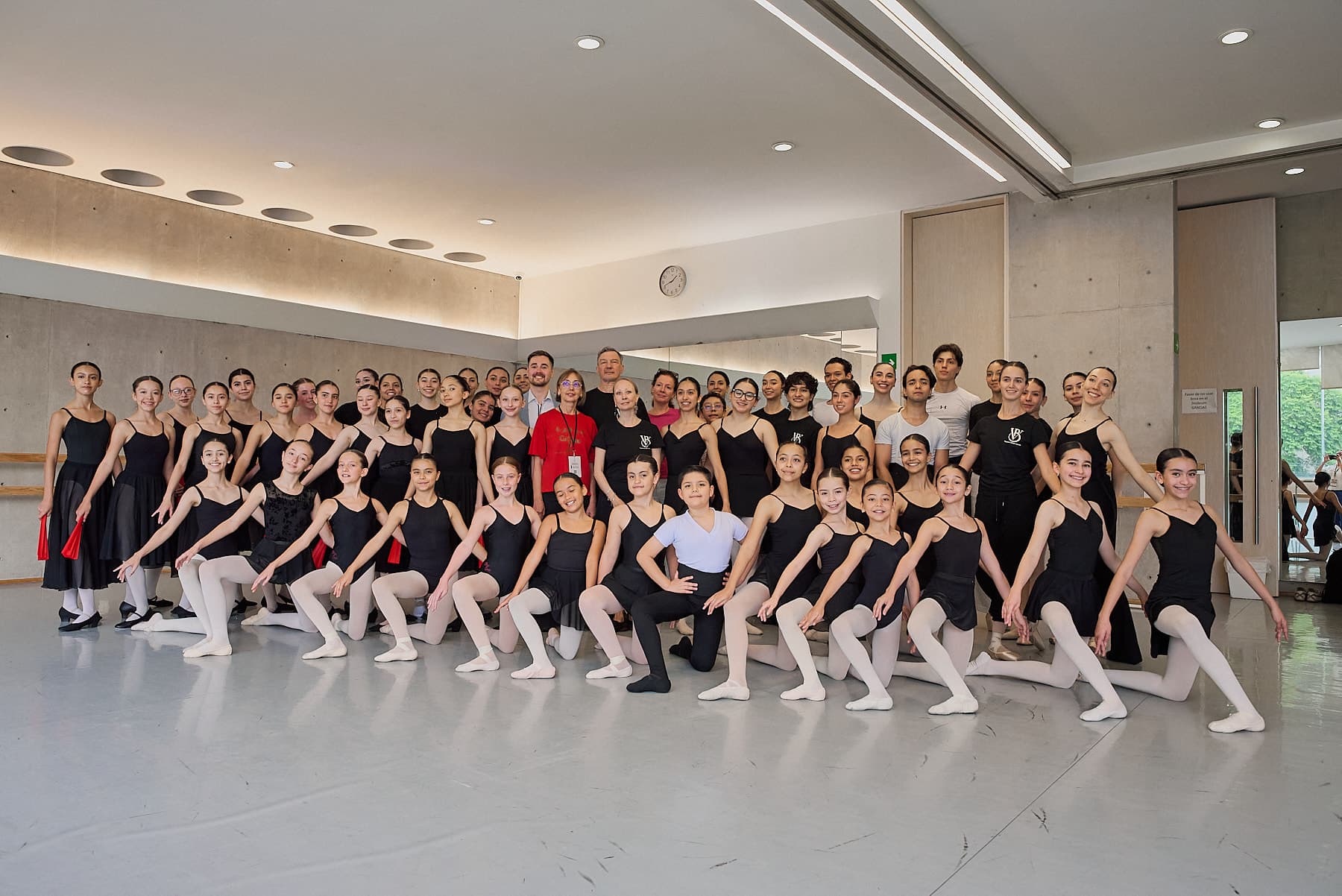 Alumnos y maestros del Vaganova Summer Intensive México 2026